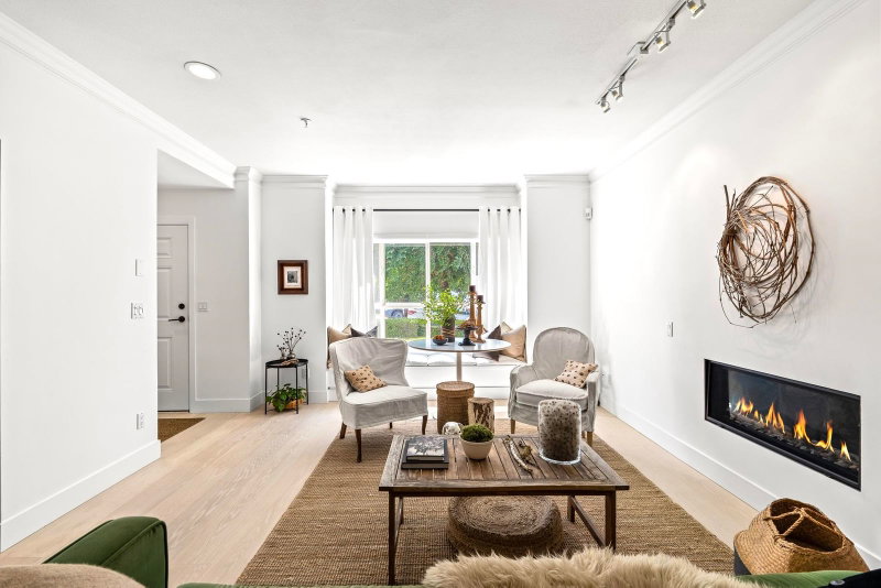 2 - 258 14th Street W