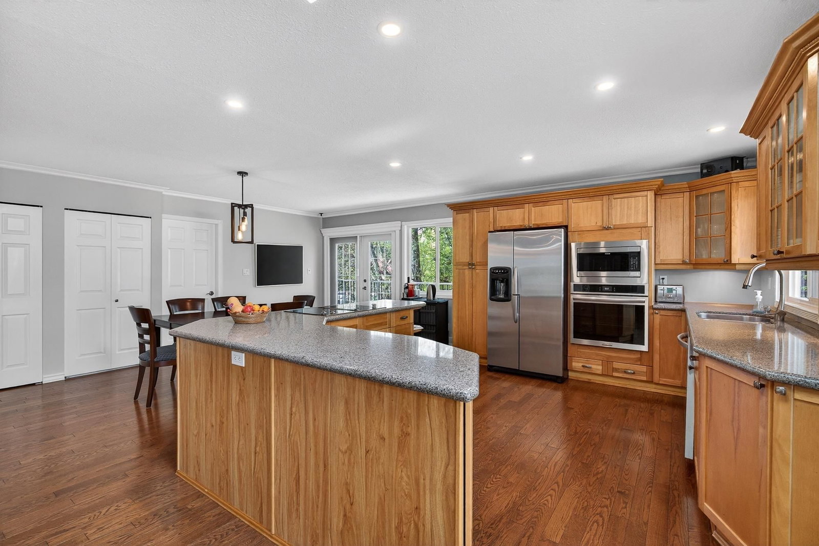 Listing Image 8