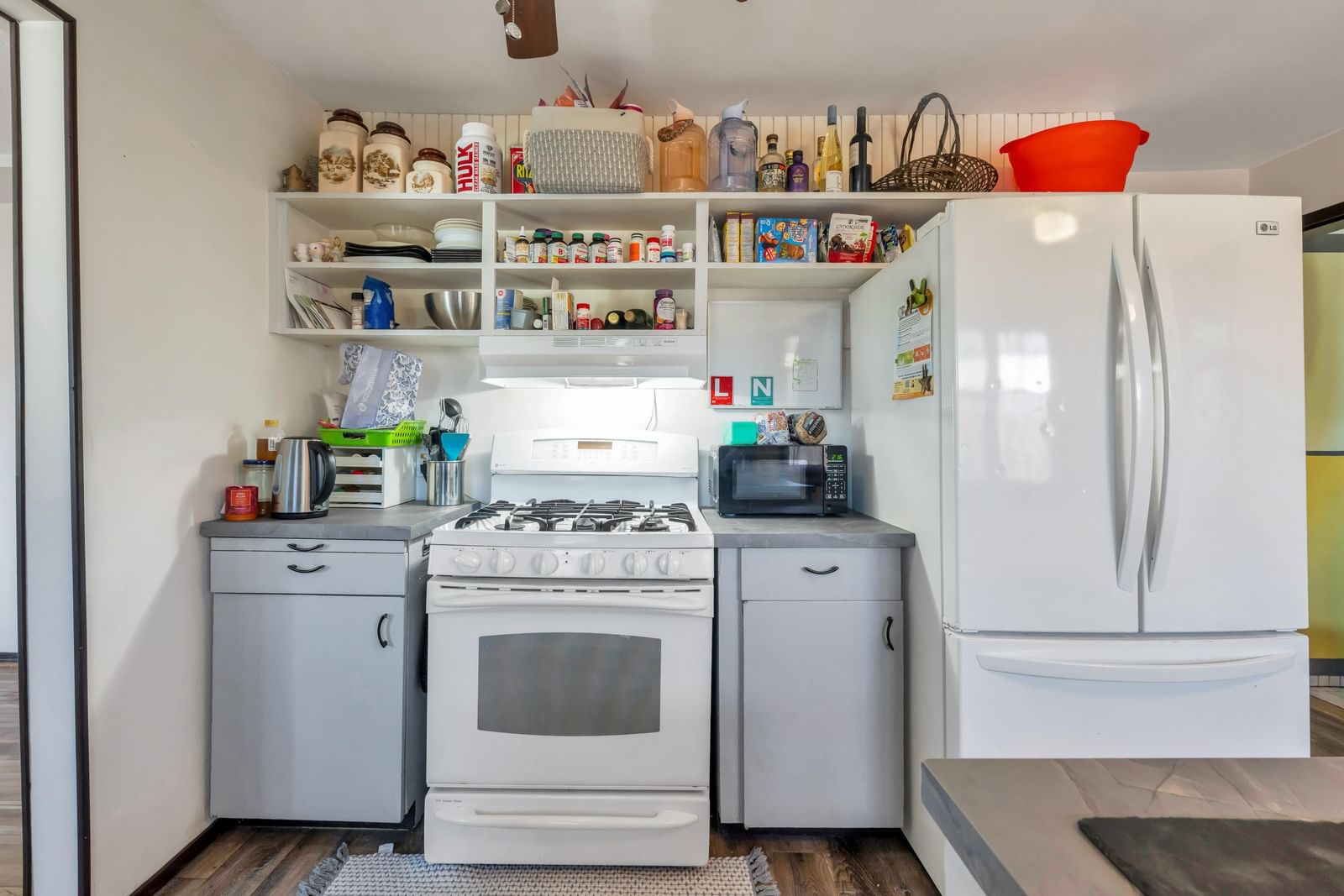 Listing Image 12