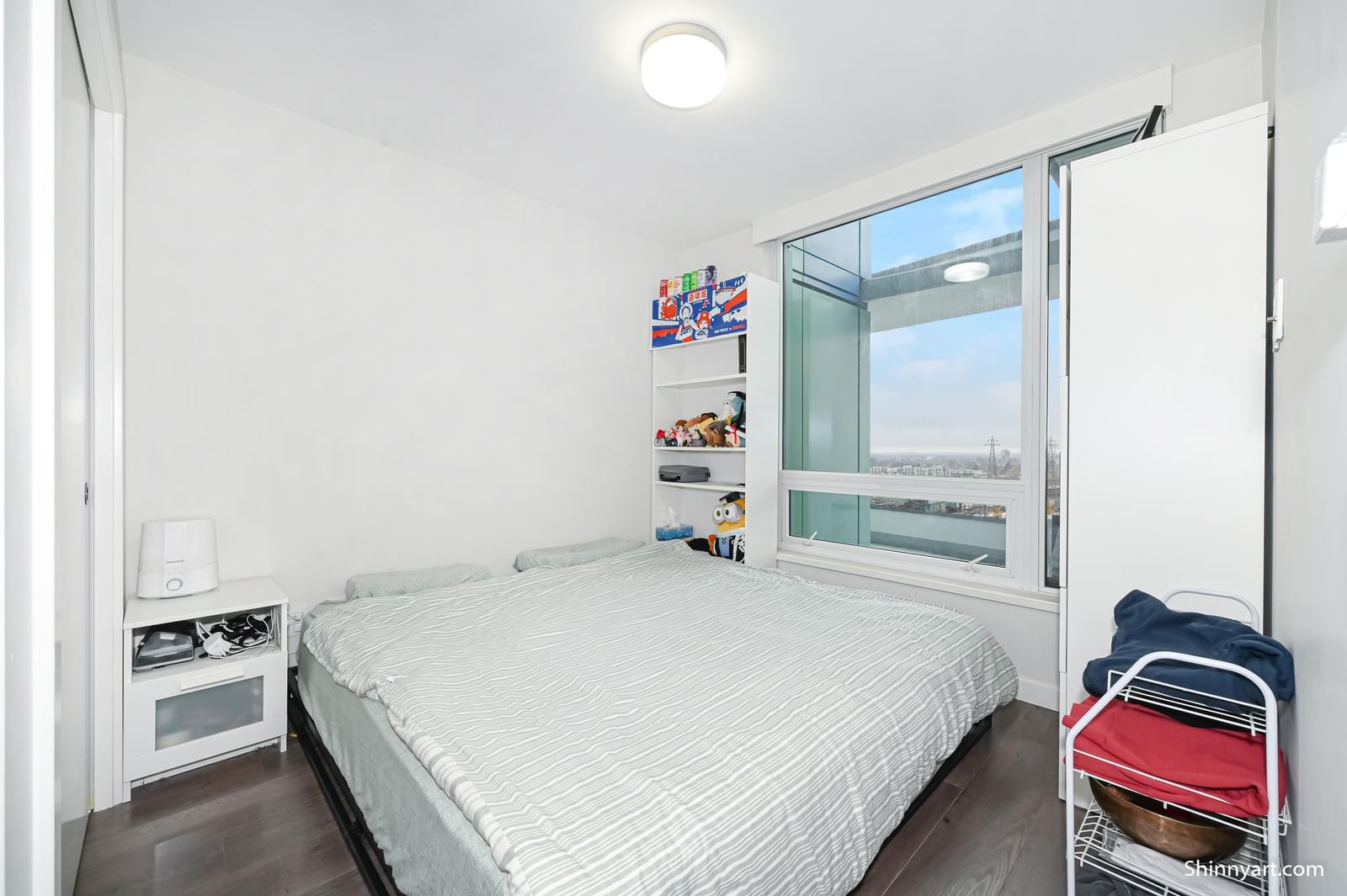 Listing Image 11