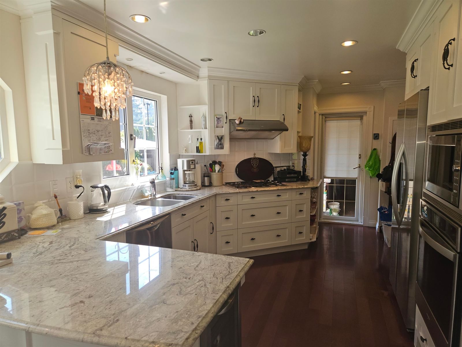 Listing Image 11