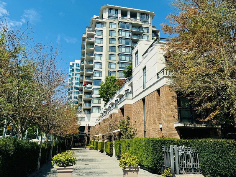 505 - 6351 Buswell Street