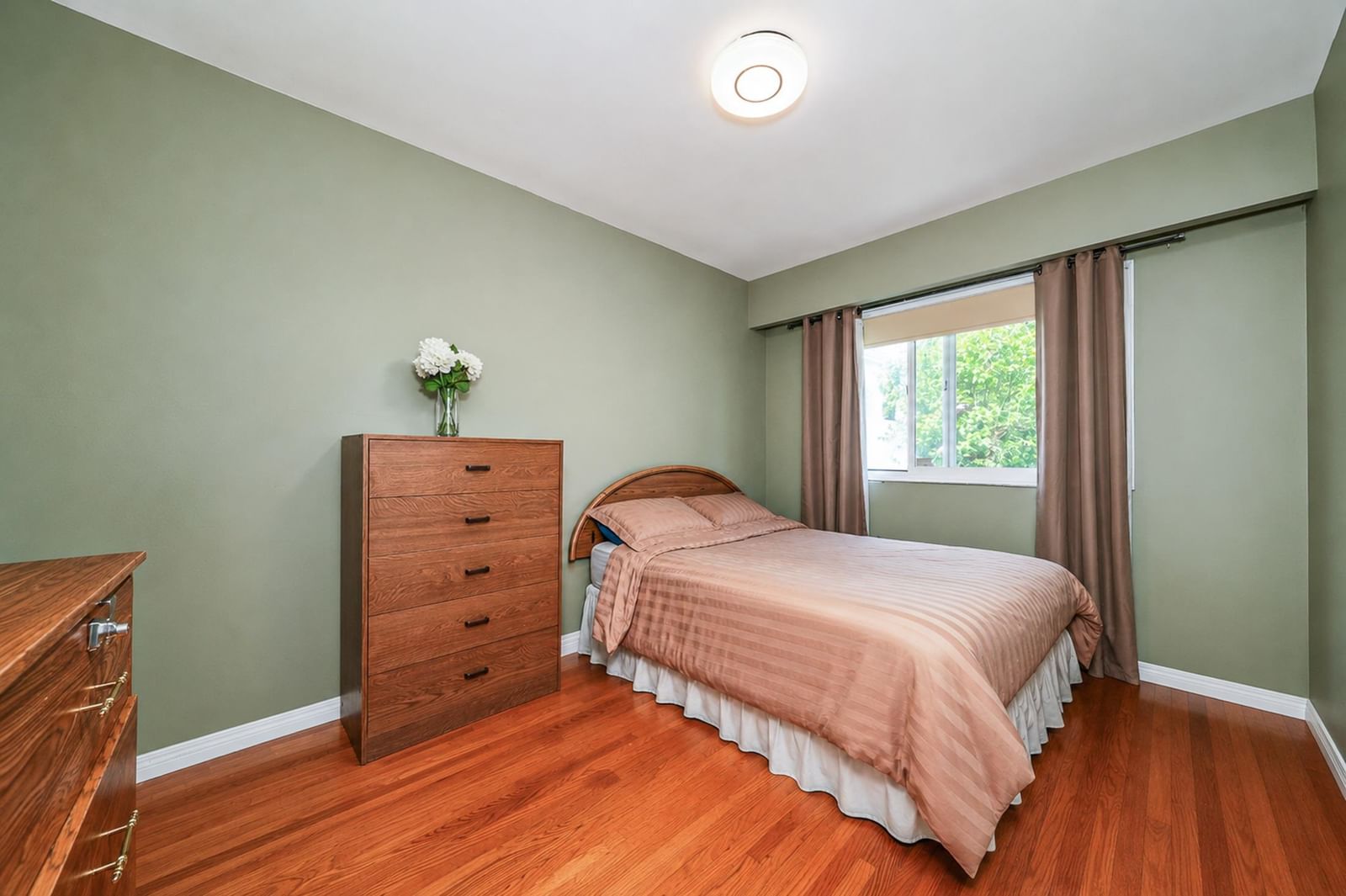 Listing Image 22