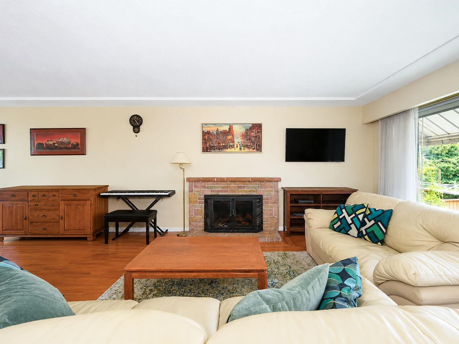 Listing Image 5