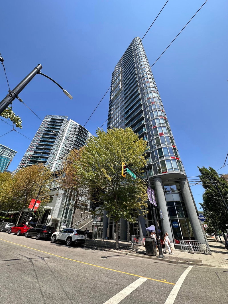 2108 - 233 Robson Street