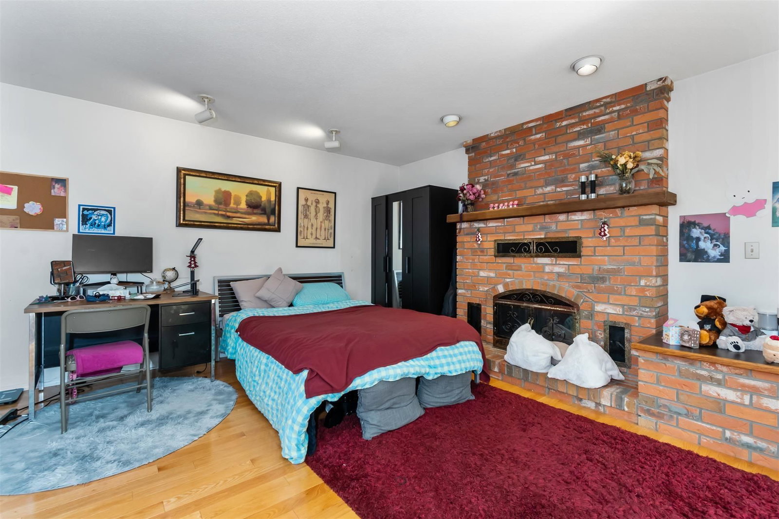 Listing Image 11