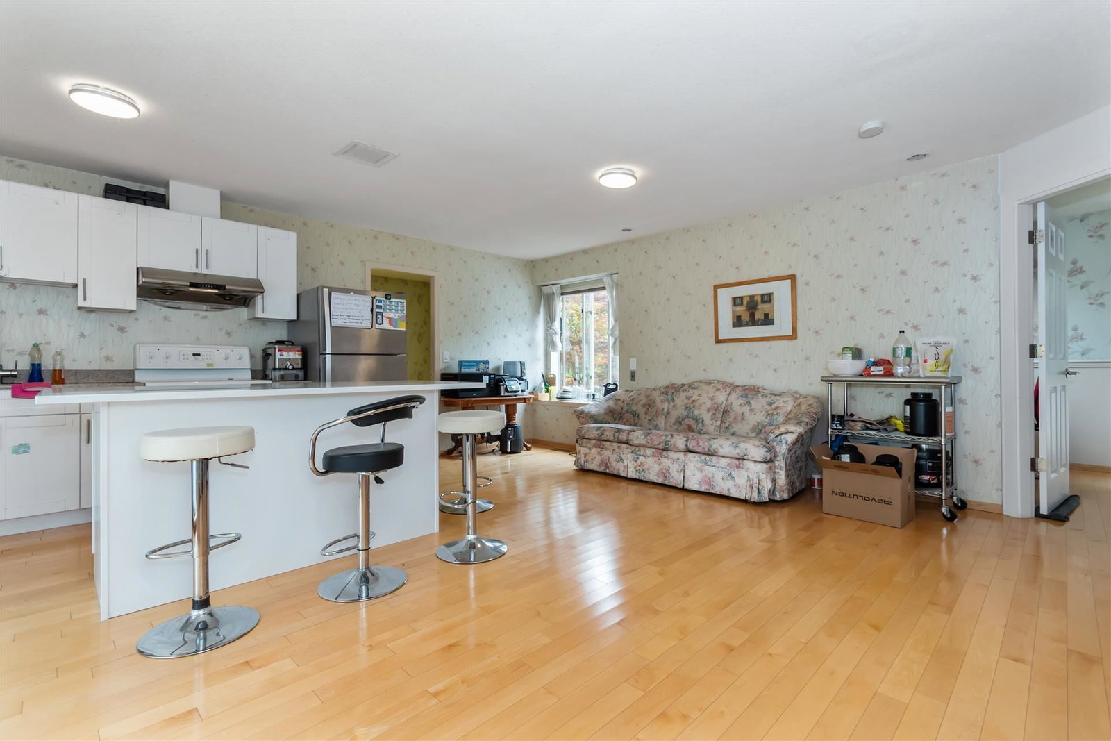 Listing Image 12