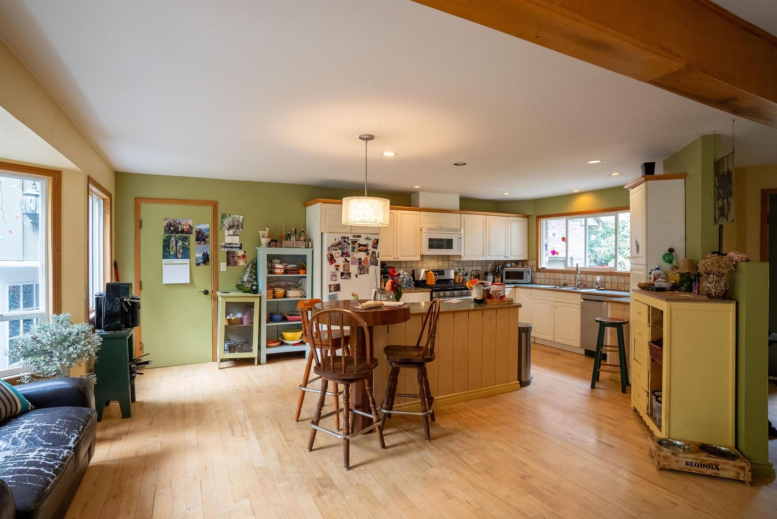 Listing Image 10