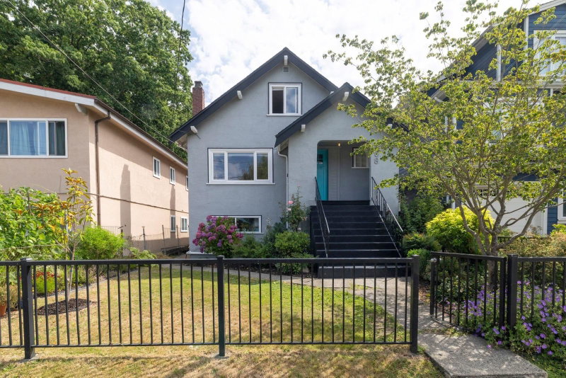 268 Nanaimo Street N