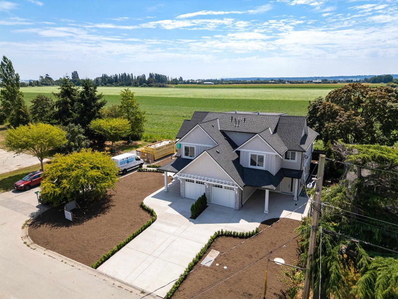 4884 42a Avenue