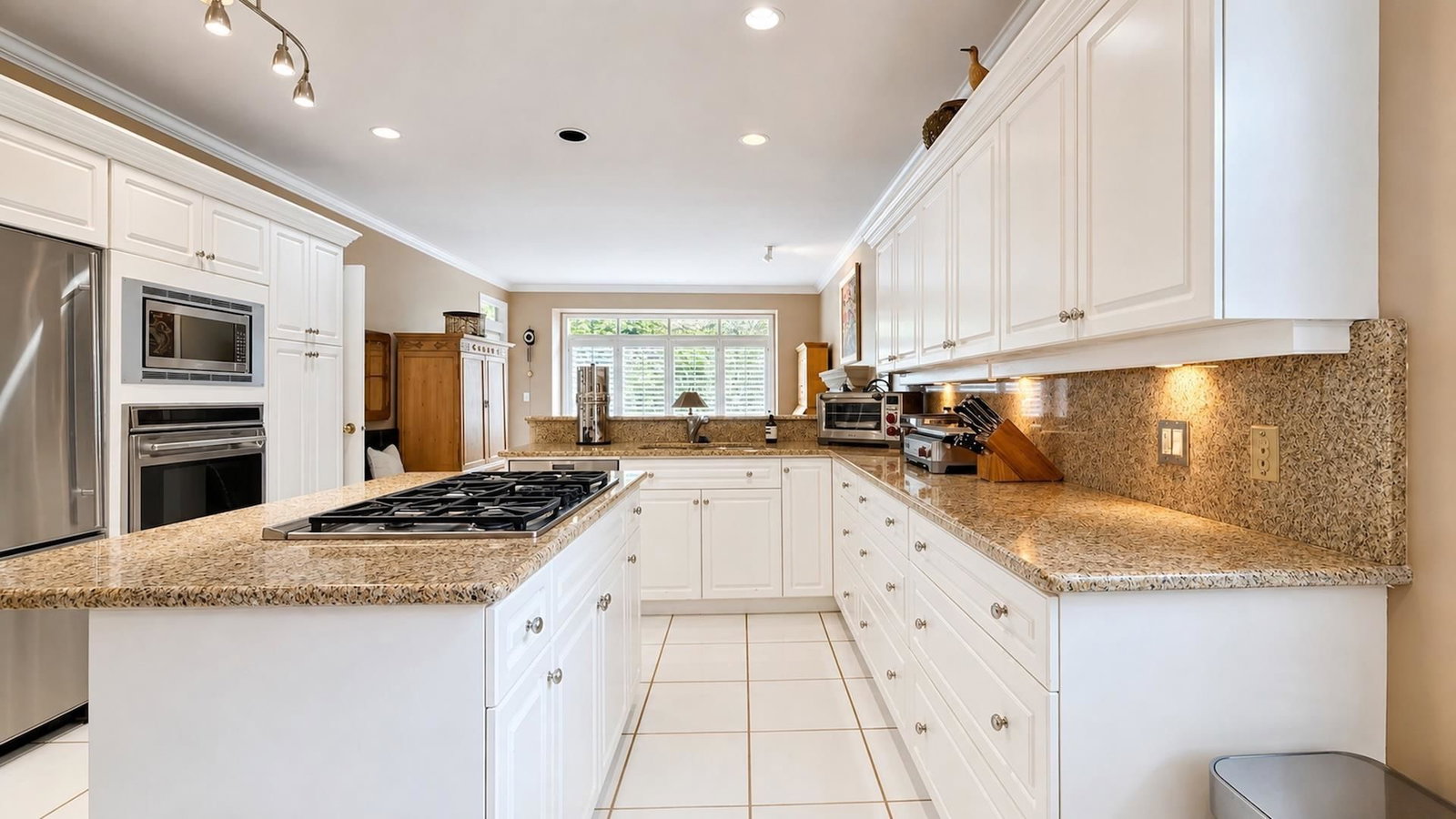 Listing Image 10