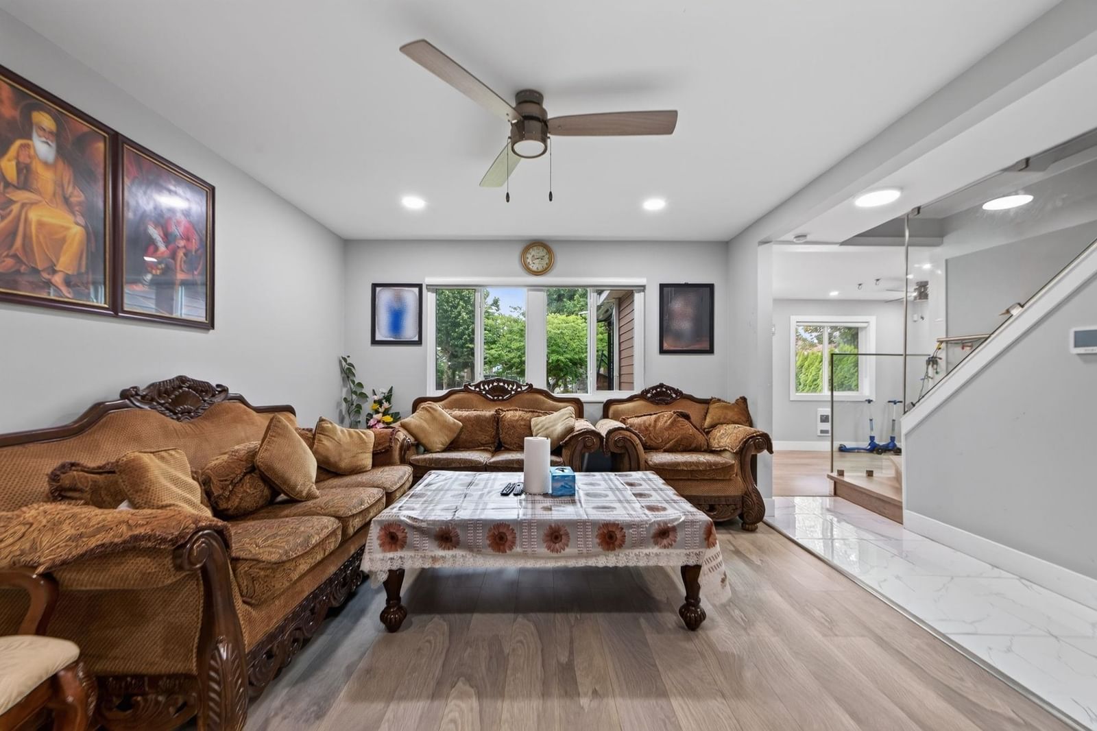 Listing Image 11