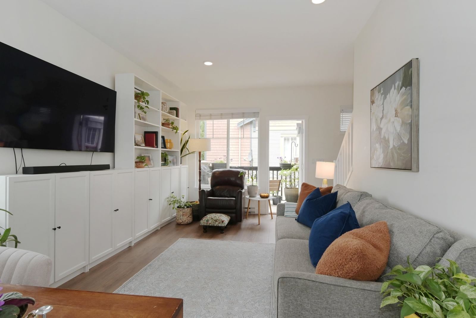Listing Image 5