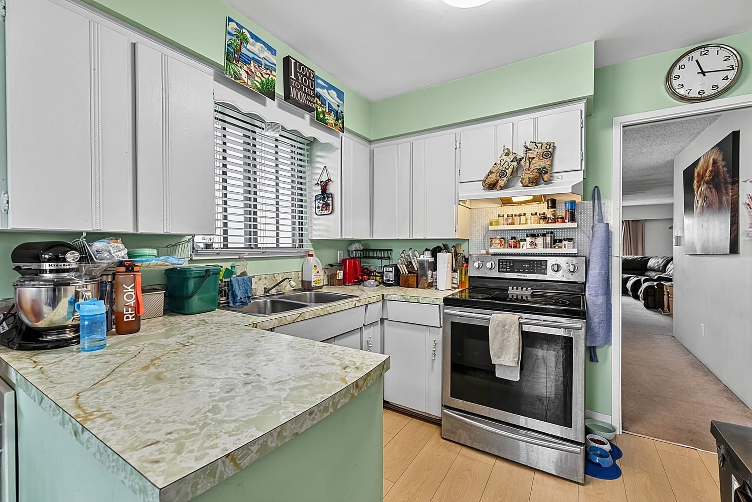 Listing Image 8