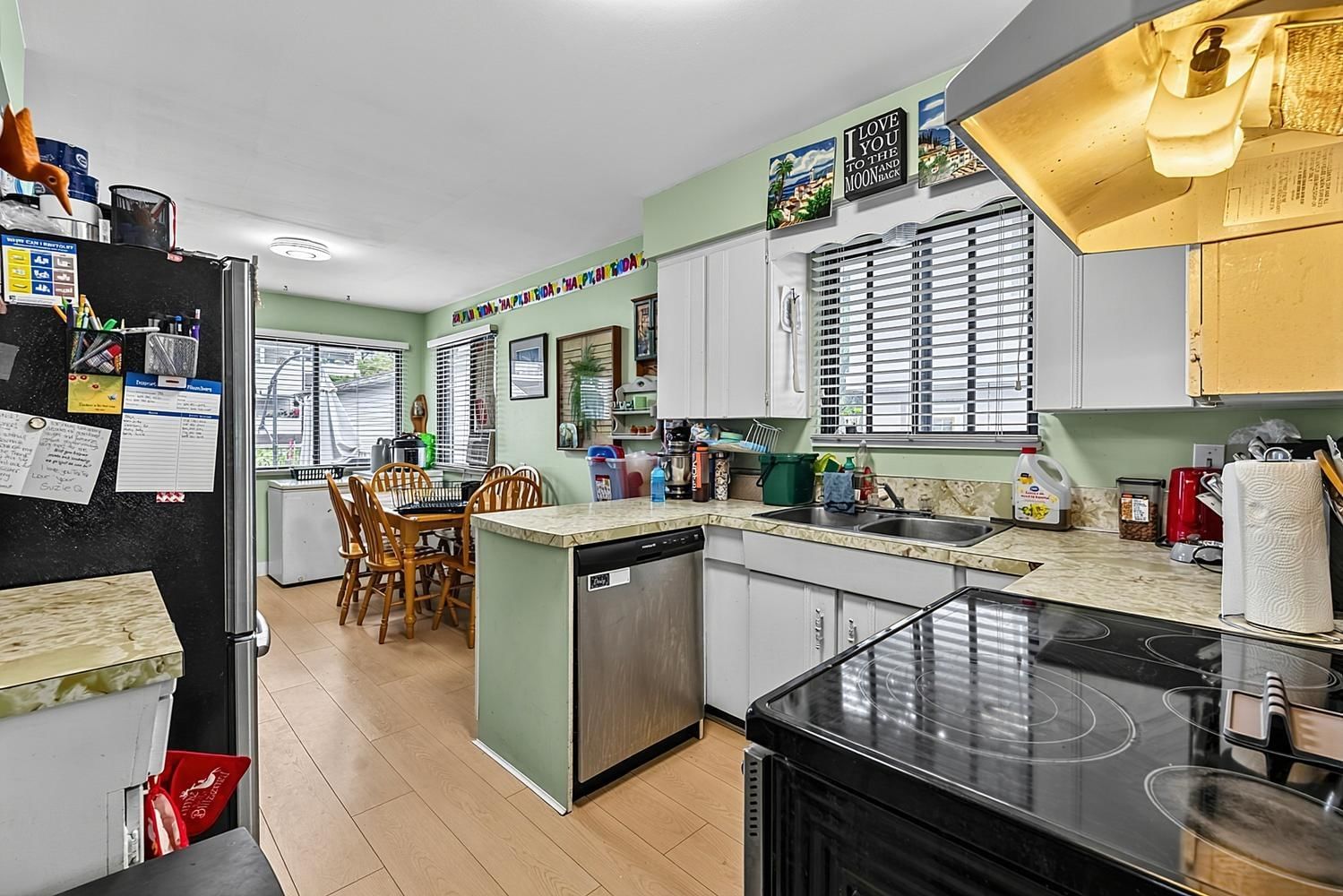 Listing Image 9