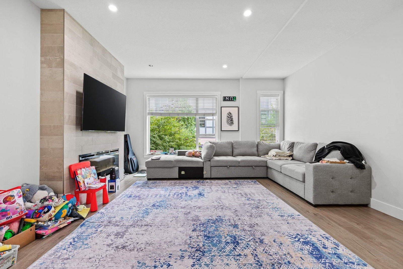 Listing Image 5