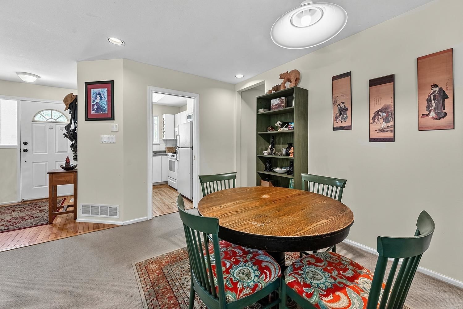 Listing Image 5