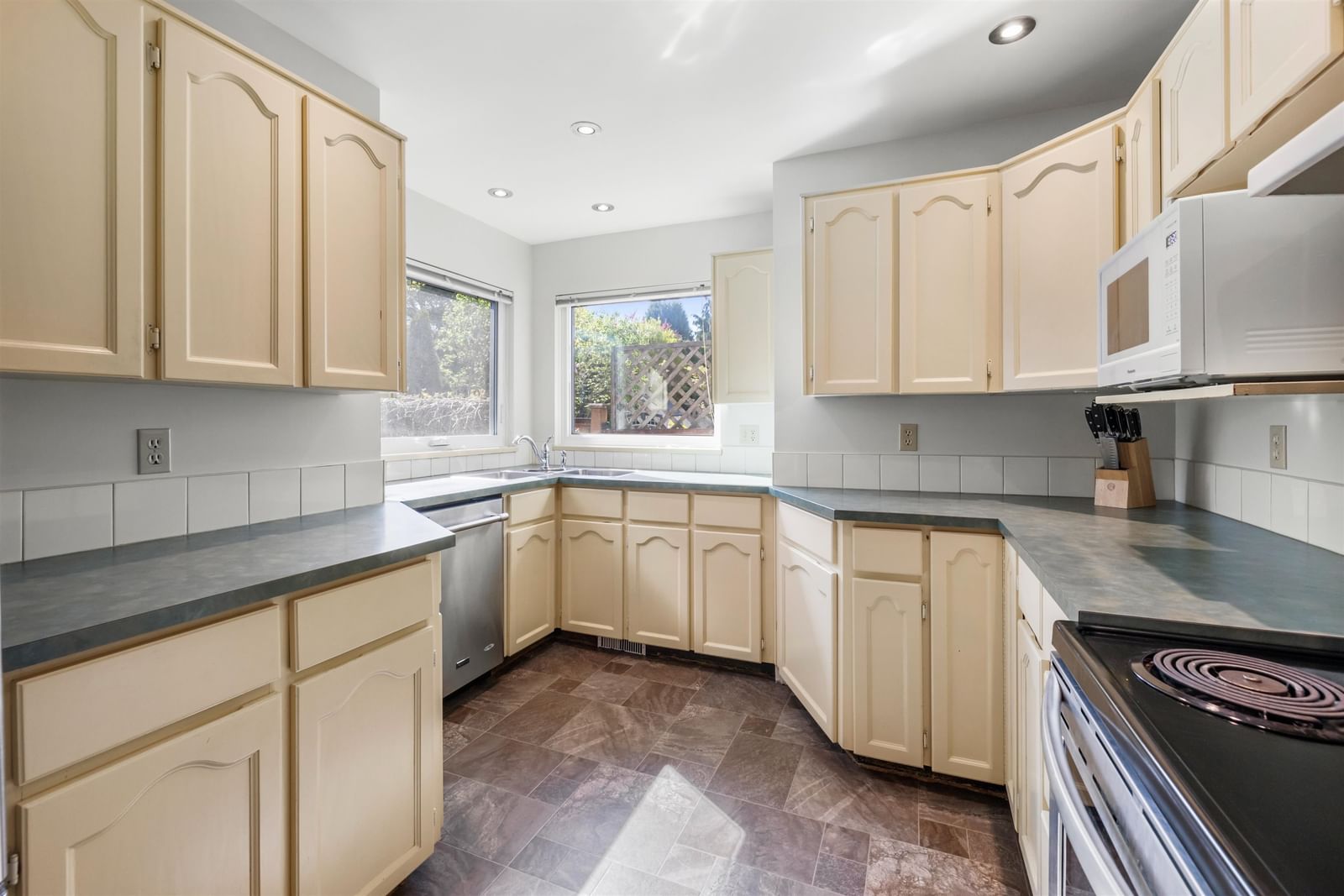 Listing Image 13