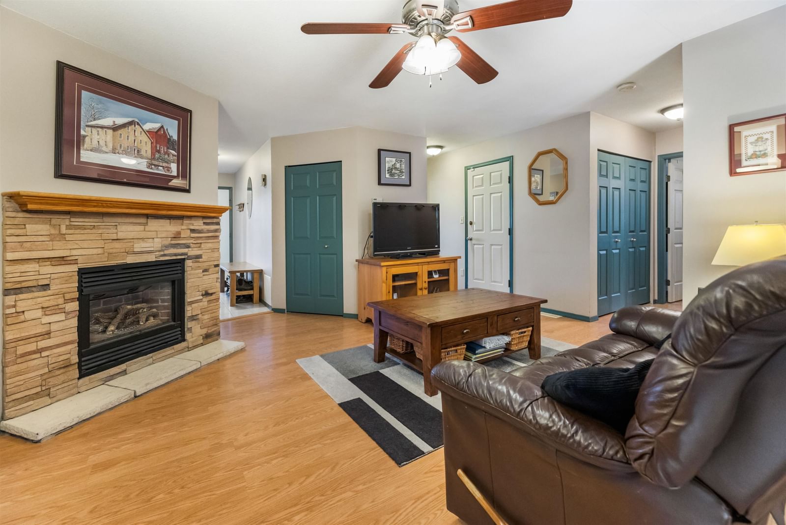 Listing Image 9
