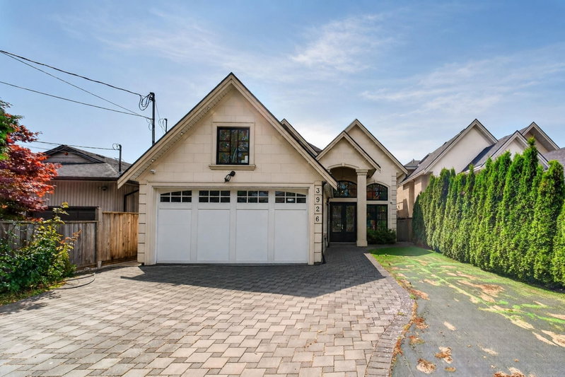 3926 Lockhart Road