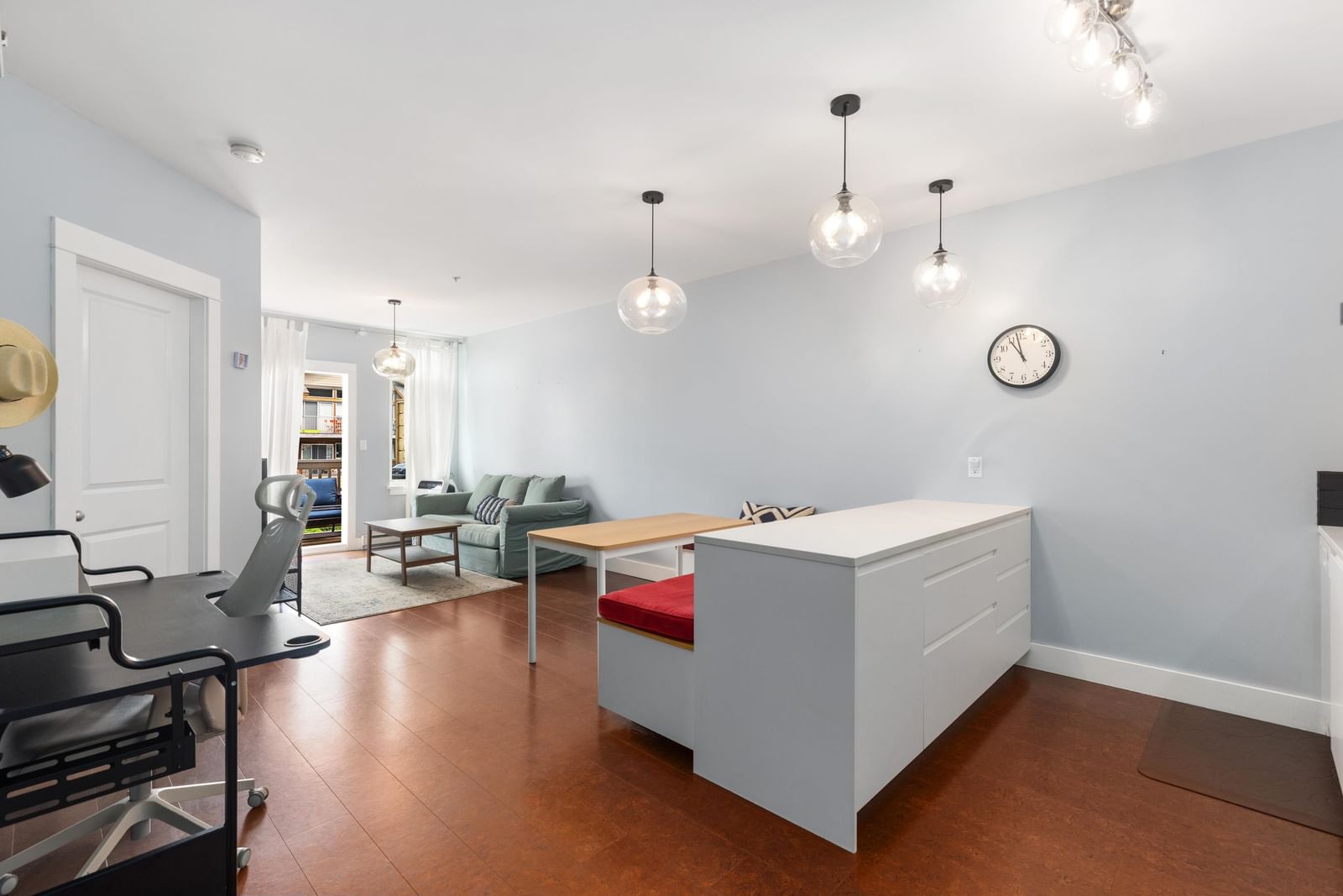Listing Image 10