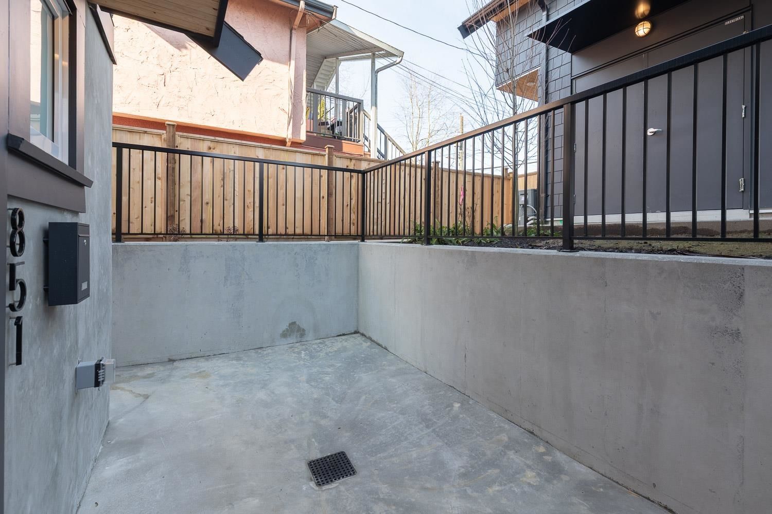 Listing Image 16