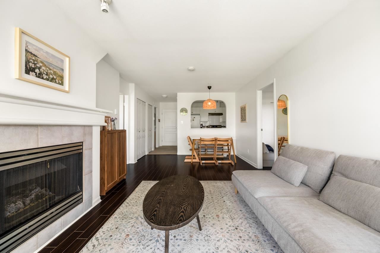 Listing Image 8