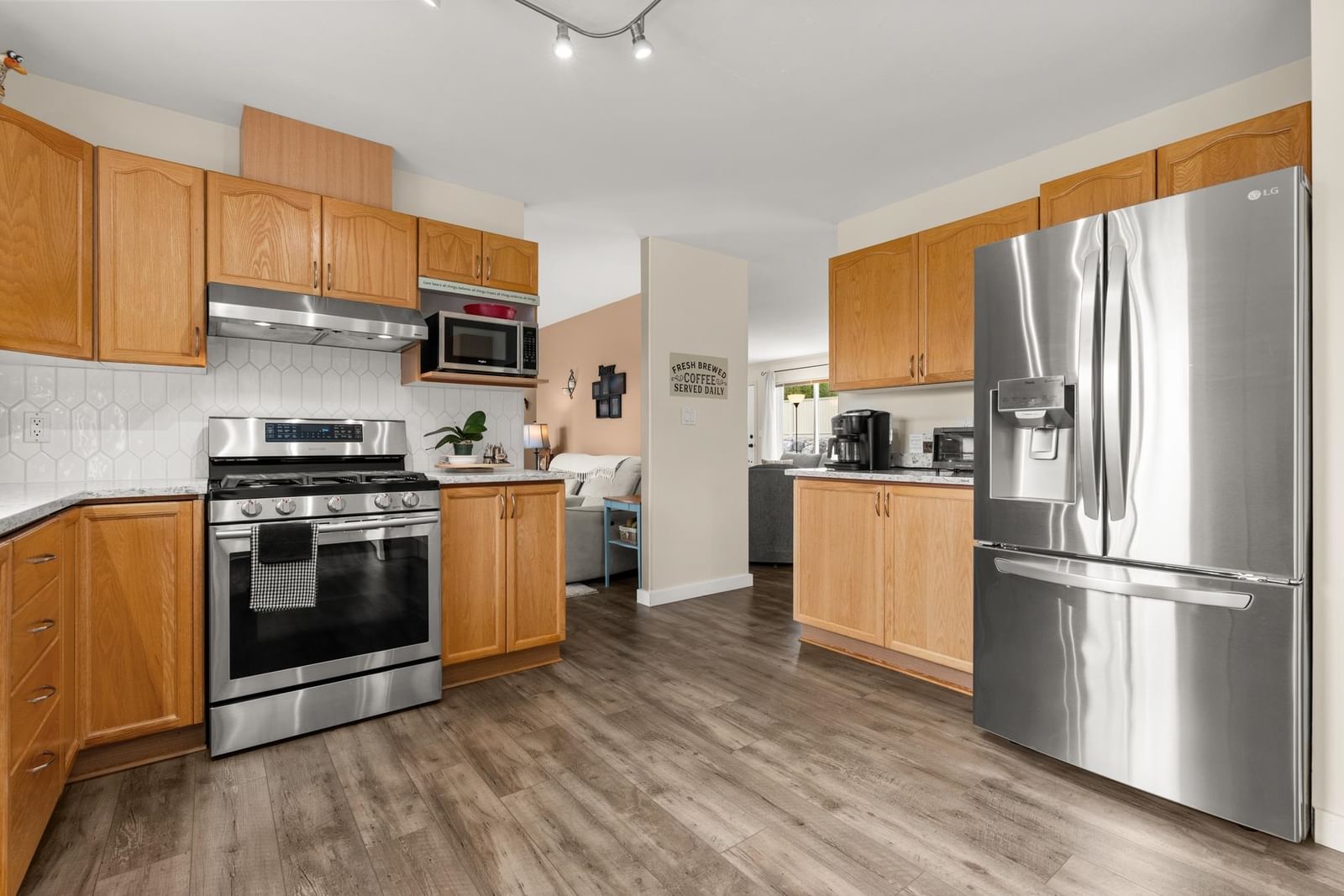 Listing Image 15