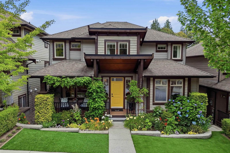 1225 Burkemont Place