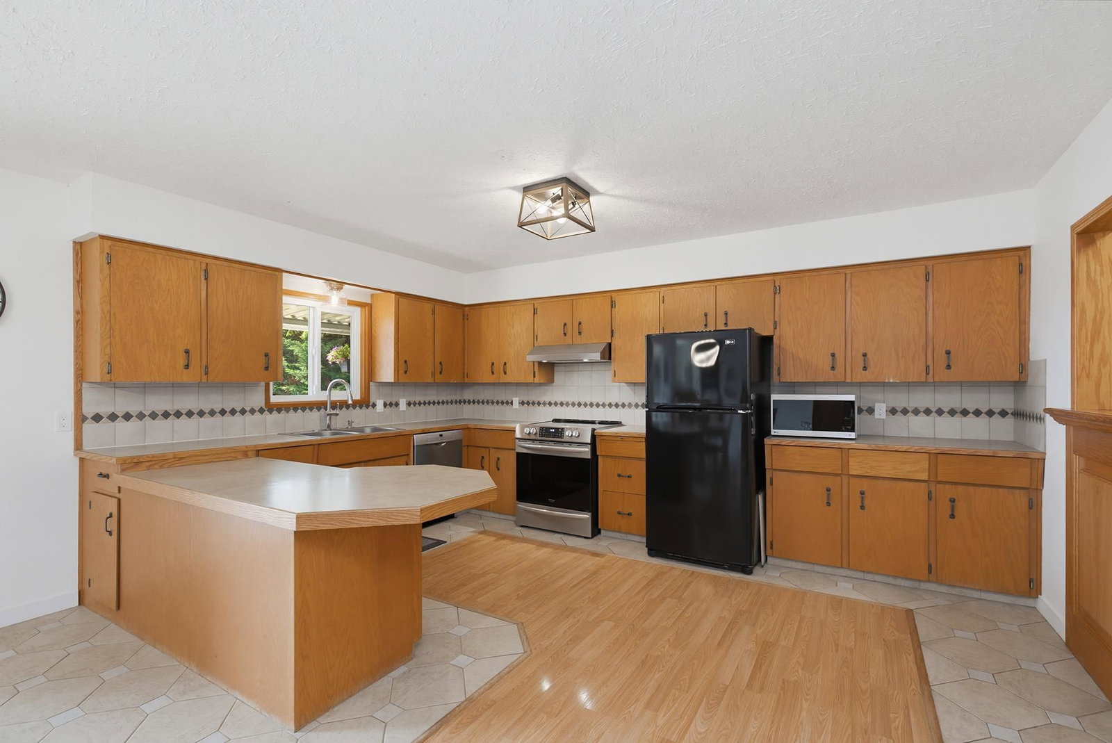 Listing Image 13