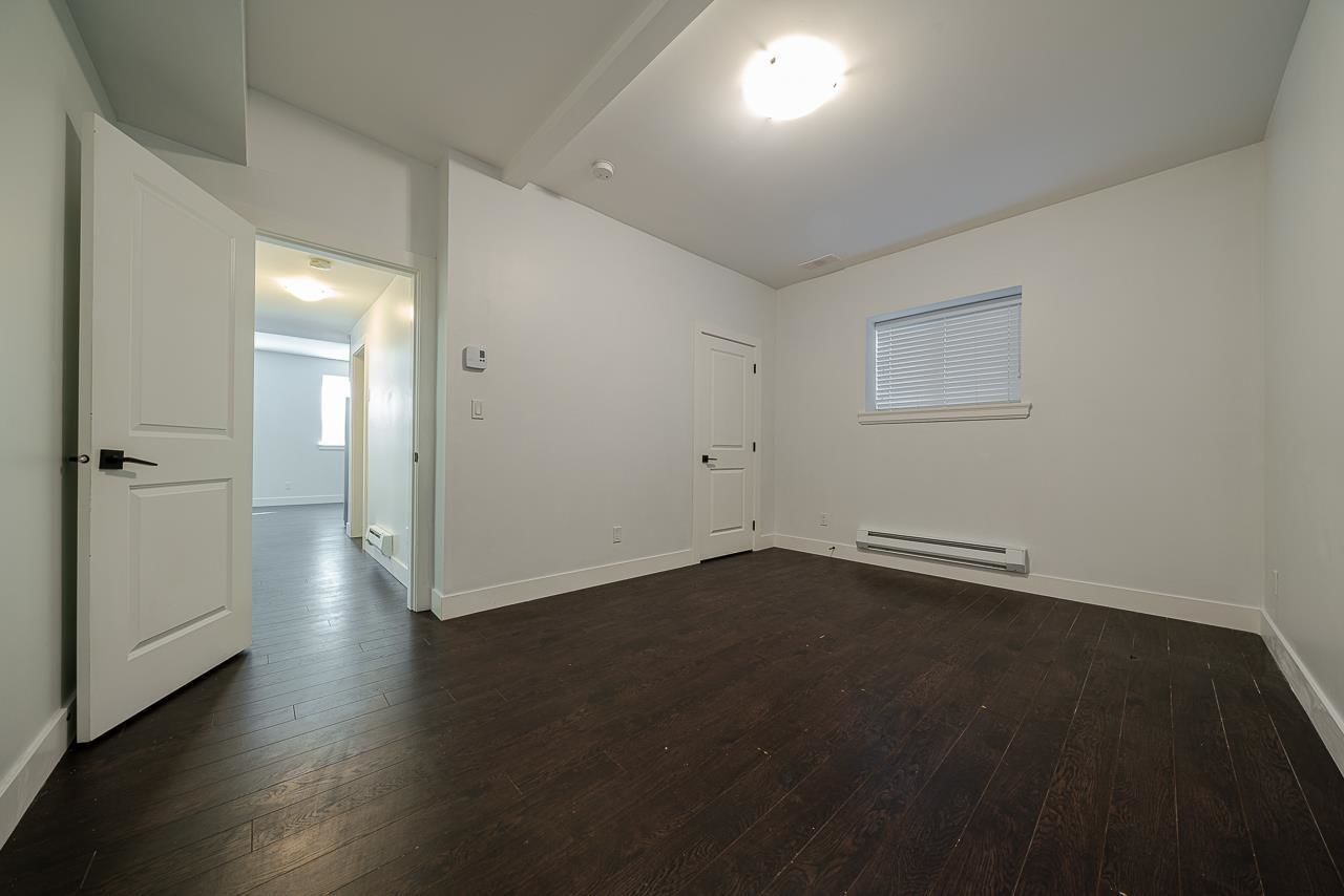 Listing Image 37