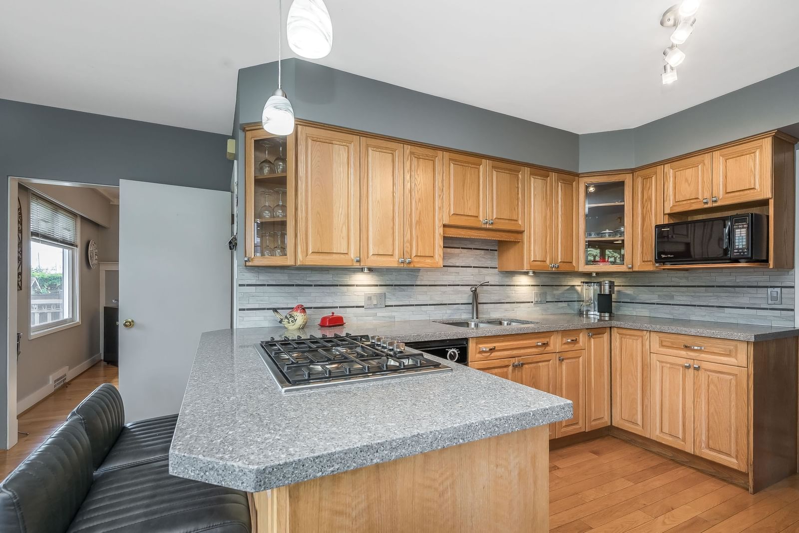 Listing Image 15