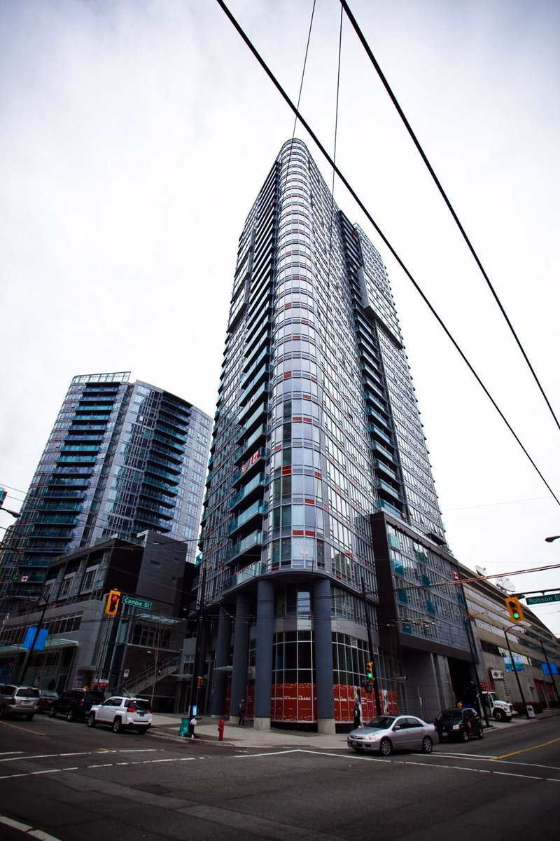 501 - 233 Robson Street