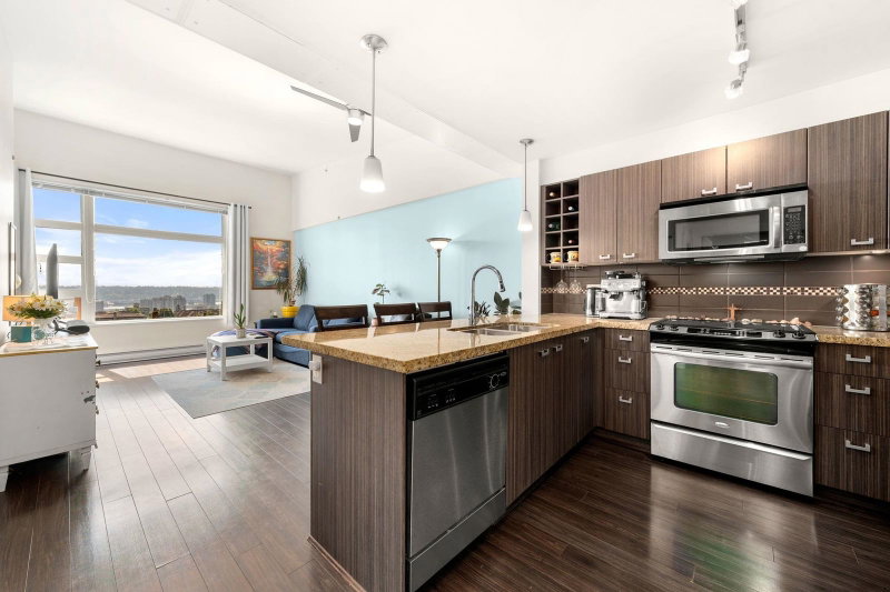 302 - 709 12th Street