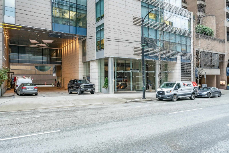 3002 - 667 Howe Street