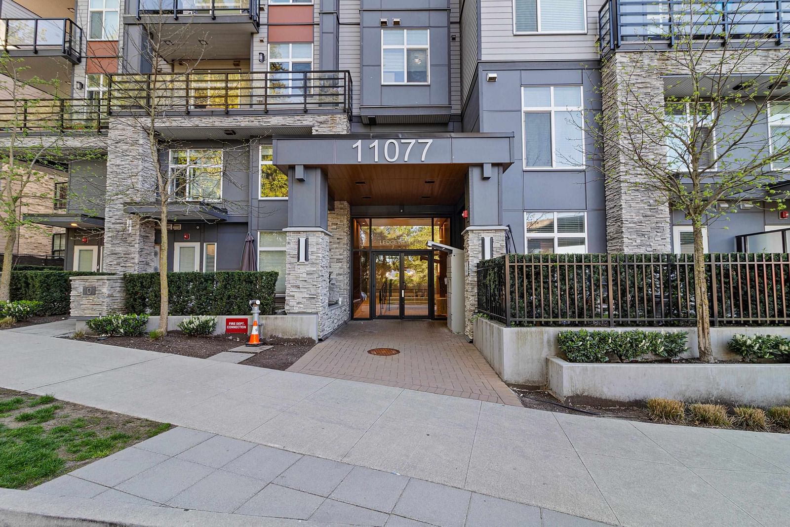 Listing Image 11