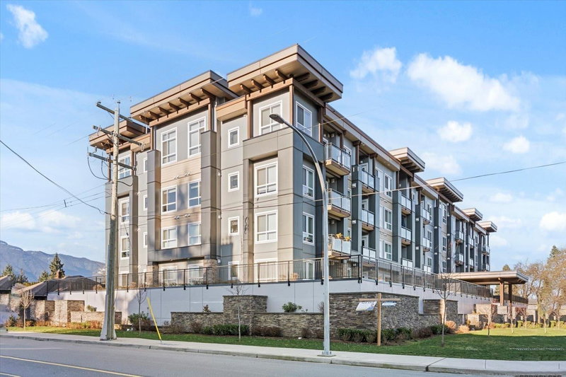 108 - 9450 Robson Street