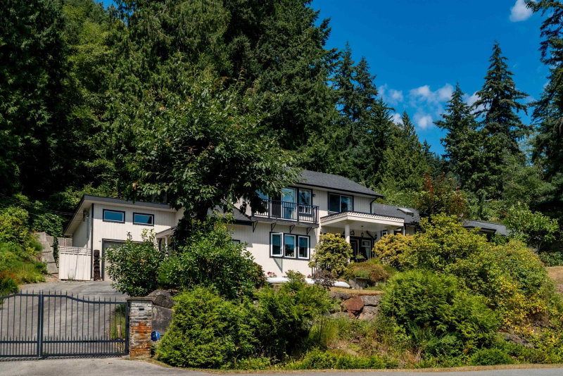 806 Hummingbird Lane