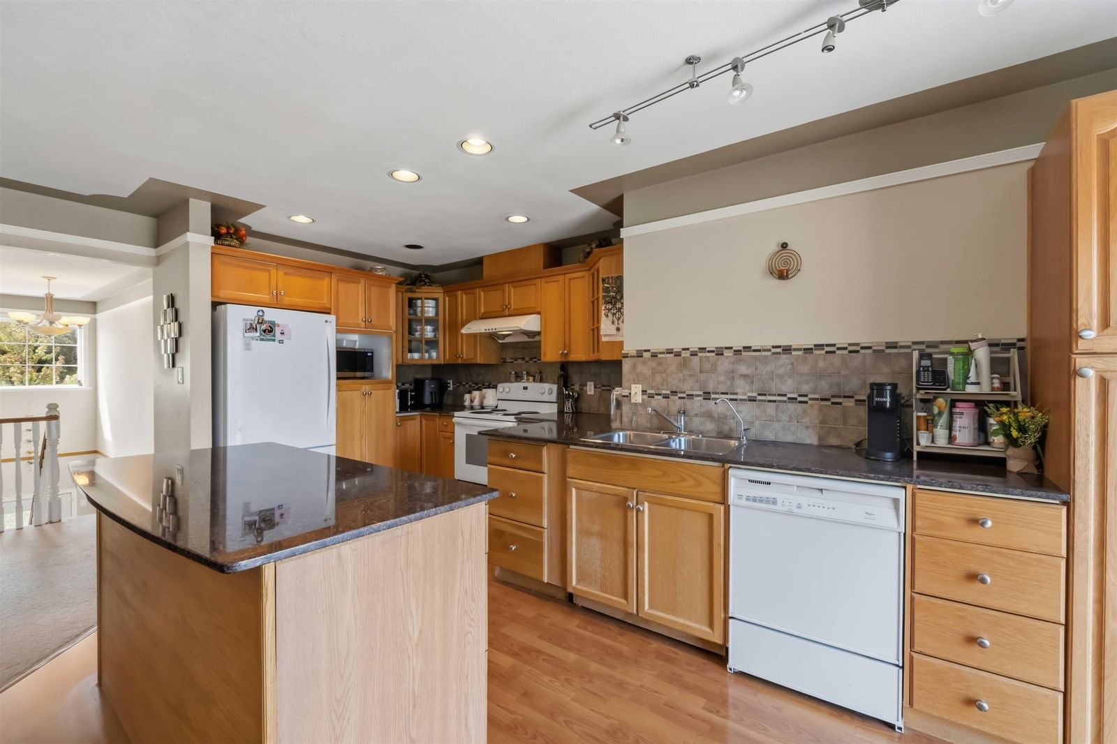 Listing Image 22