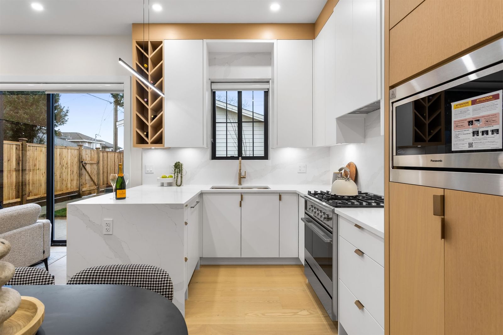 Listing Image 6