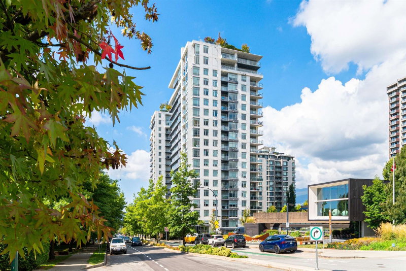 1503 - 158 13th Street W