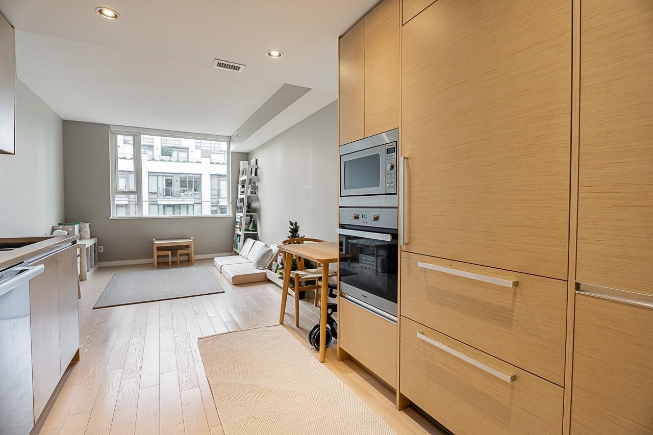 Listing Image 11