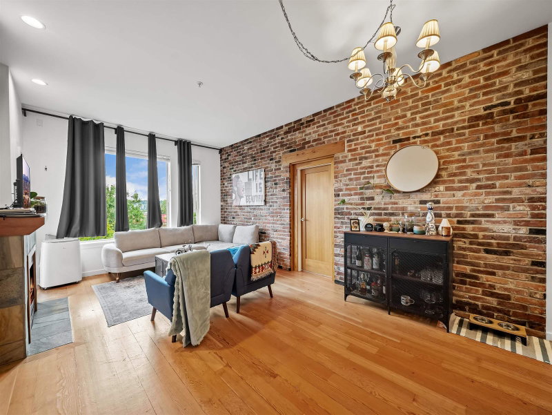 308 - 250 Salter Street