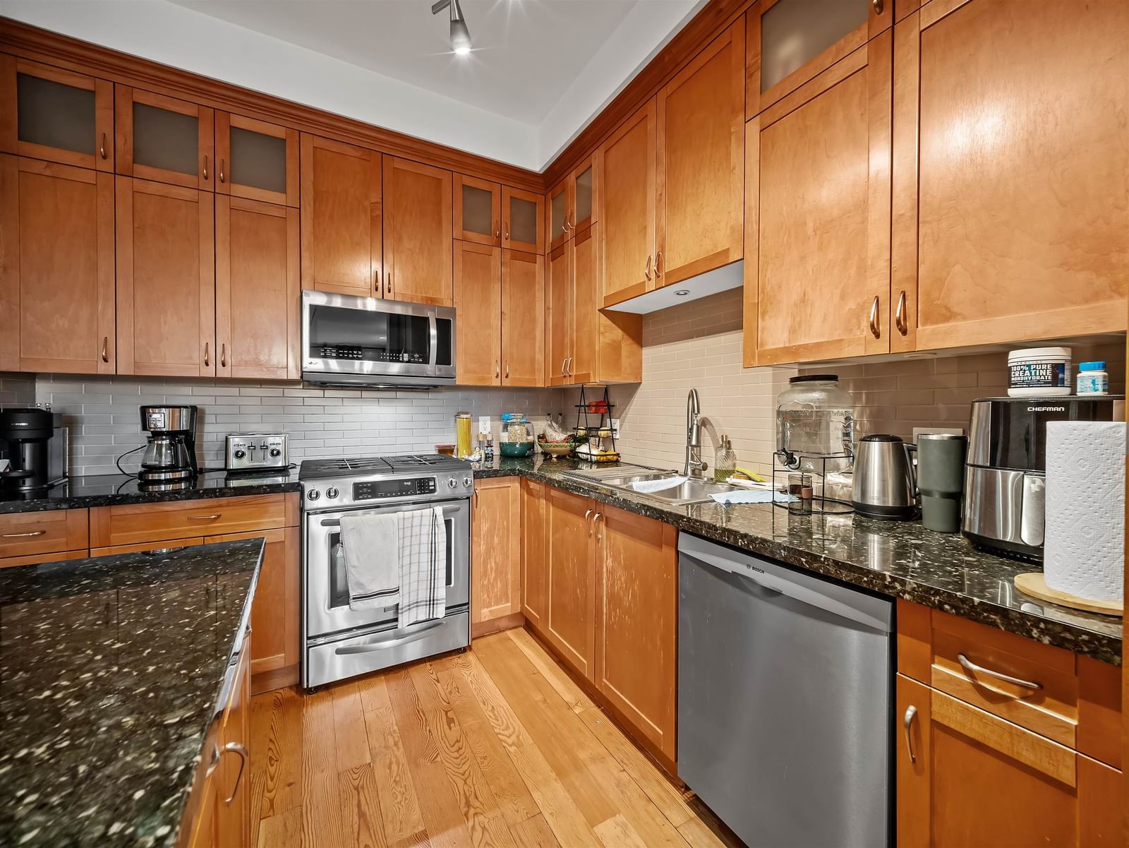 Listing Image 10