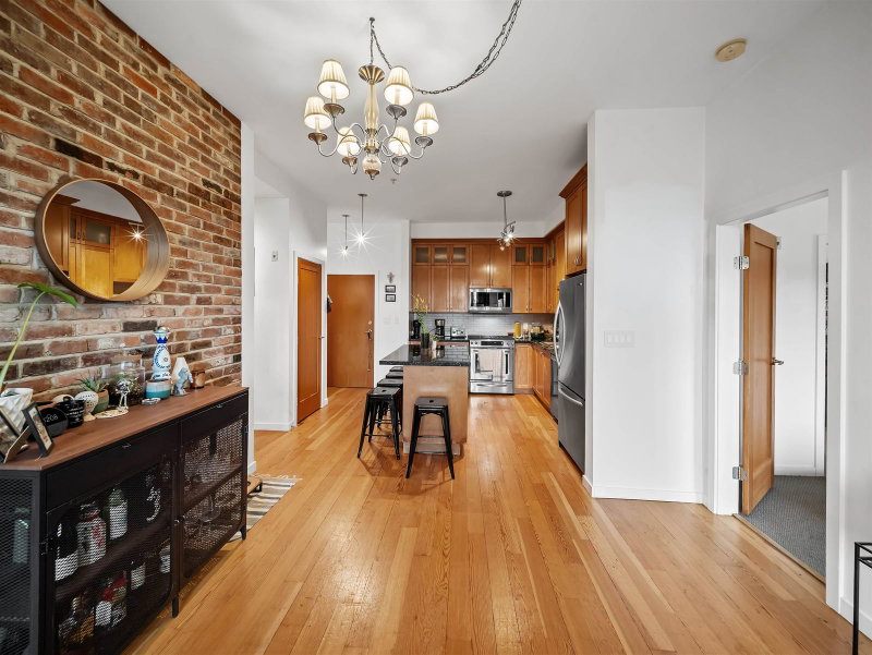 308 - 250 Salter Street