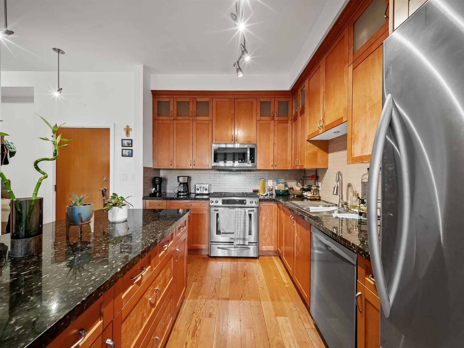 Listing Image 9