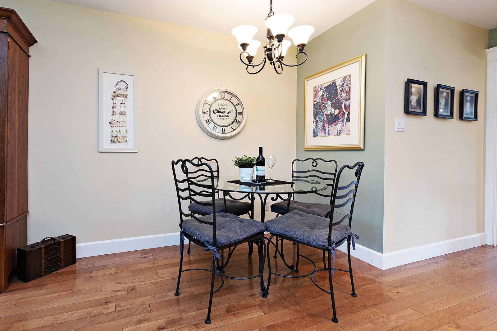 Listing Image 12