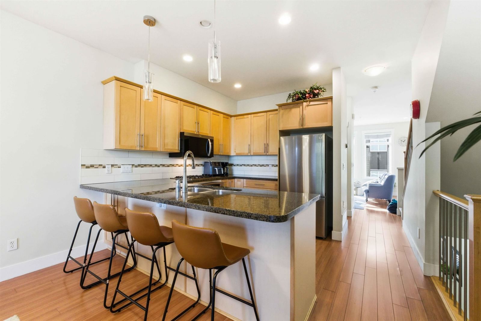 Listing Image 10