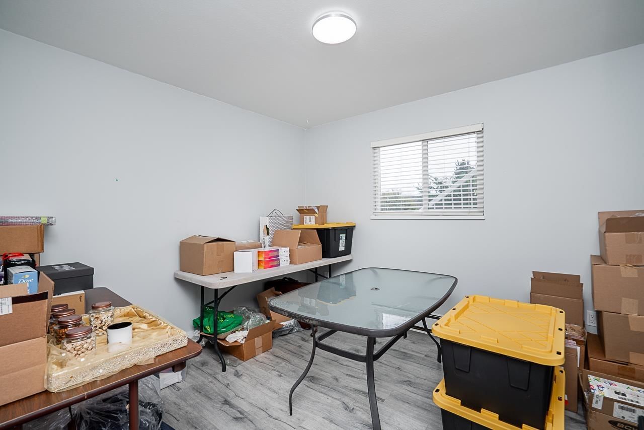 Listing Image 6