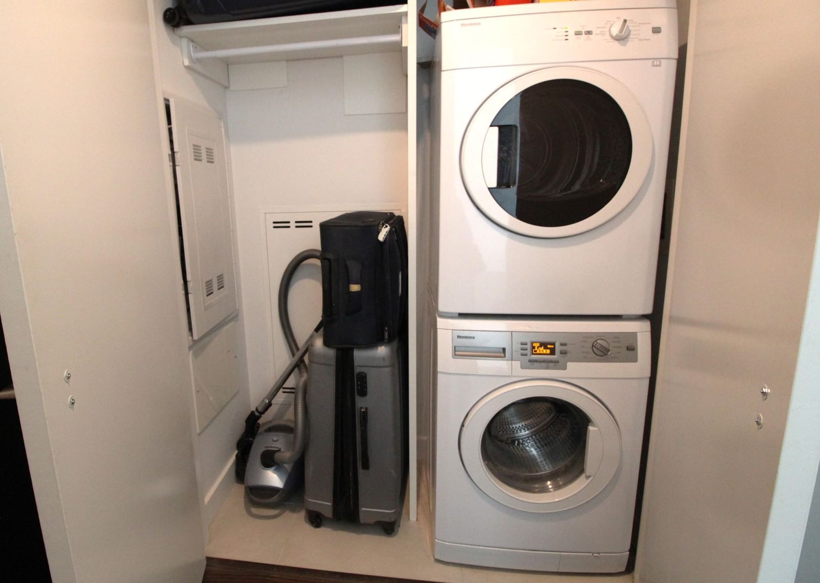 Listing Image 6
